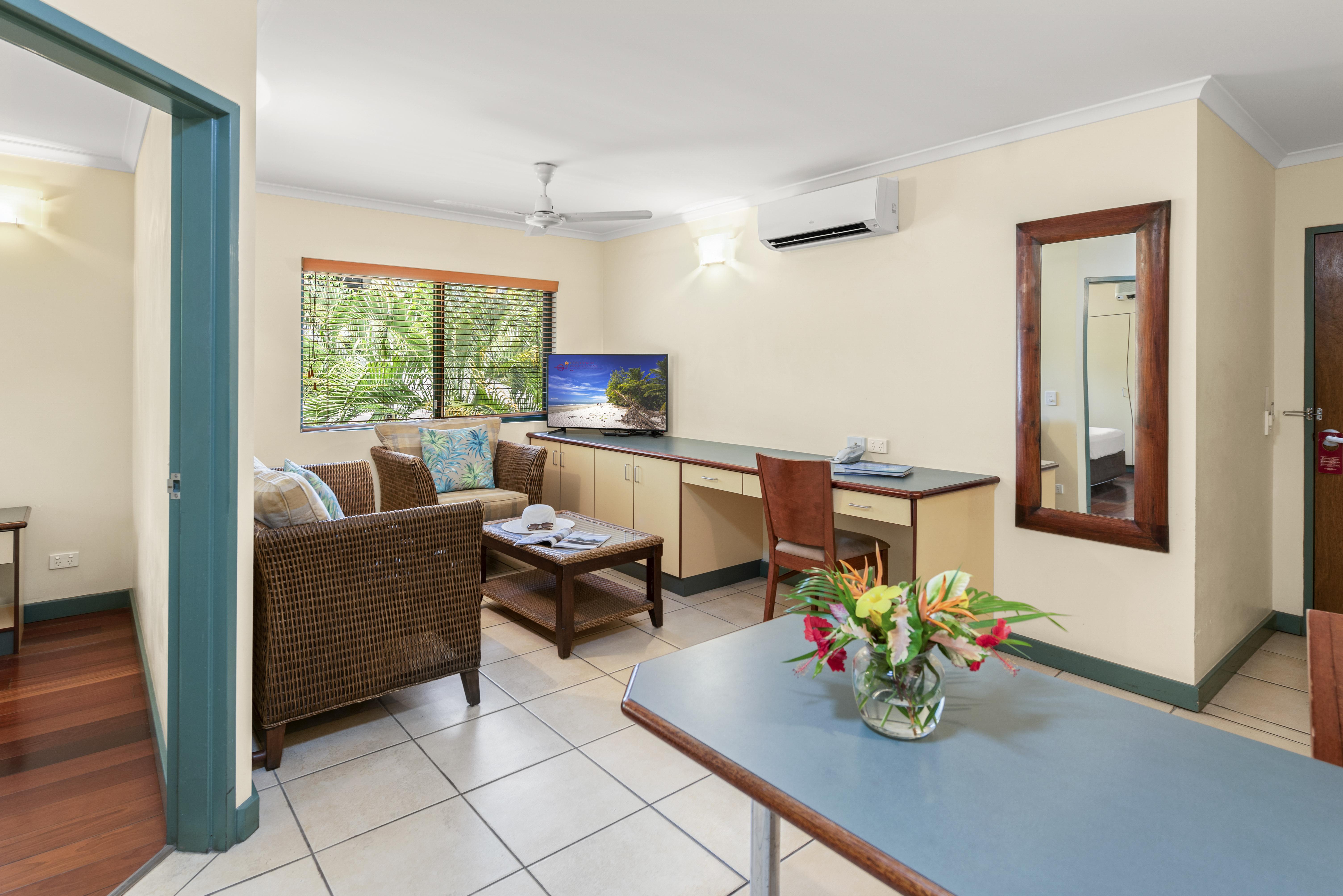 קאירנס Bay Village Tropical Retreat & Apartments מראה חיצוני תמונה