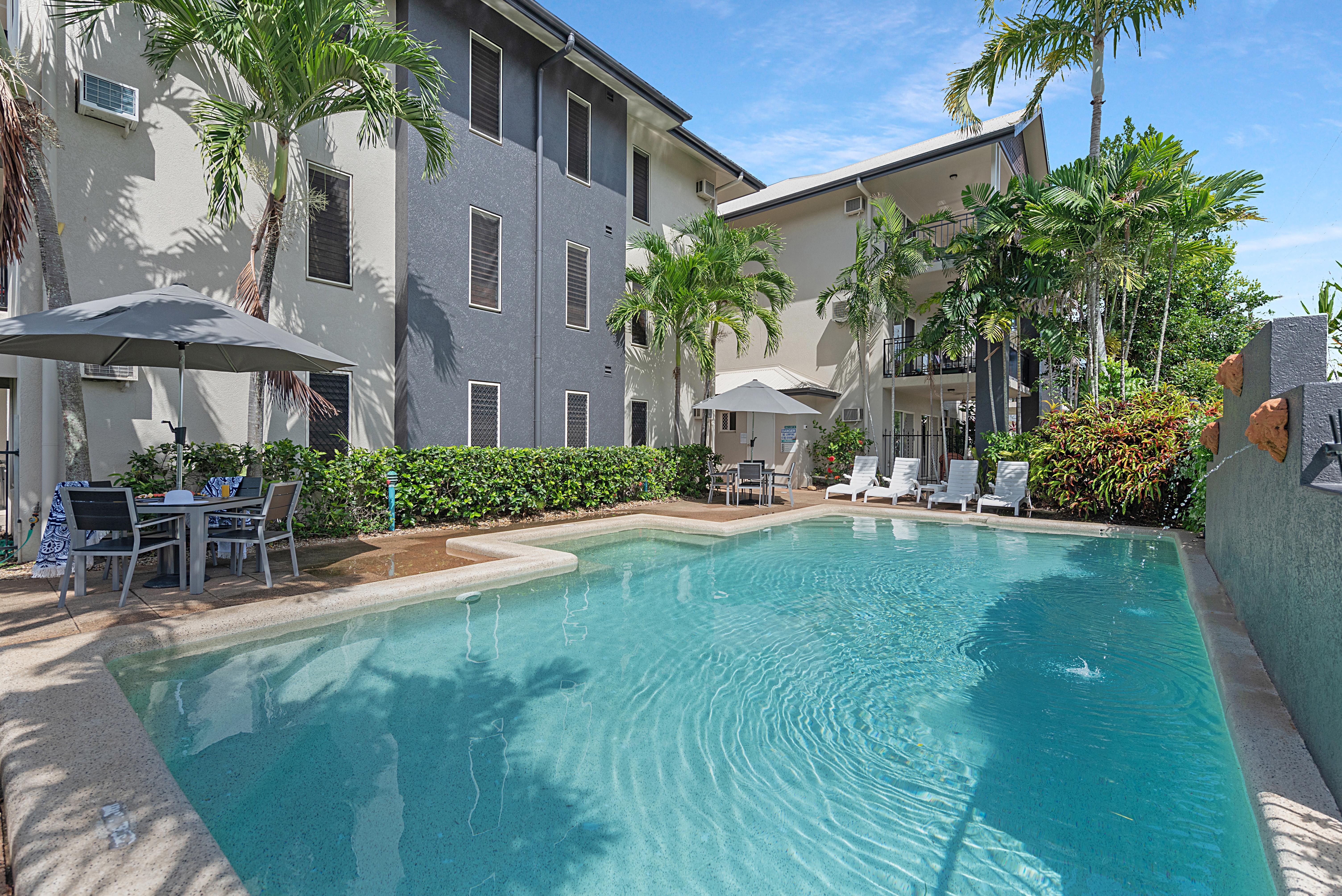 קאירנס Bay Village Tropical Retreat & Apartments מראה חיצוני תמונה
