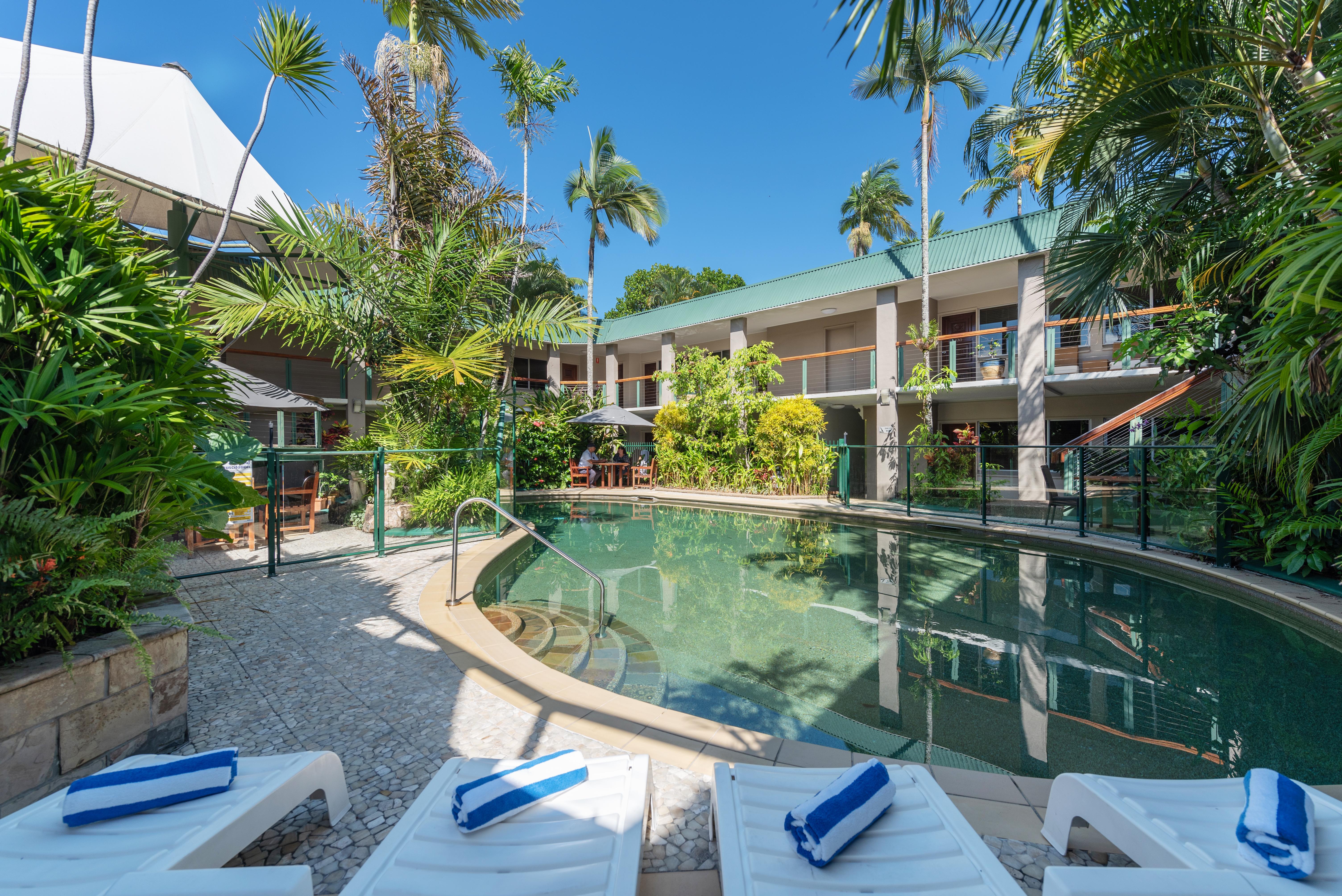 קאירנס Bay Village Tropical Retreat & Apartments מראה חיצוני תמונה