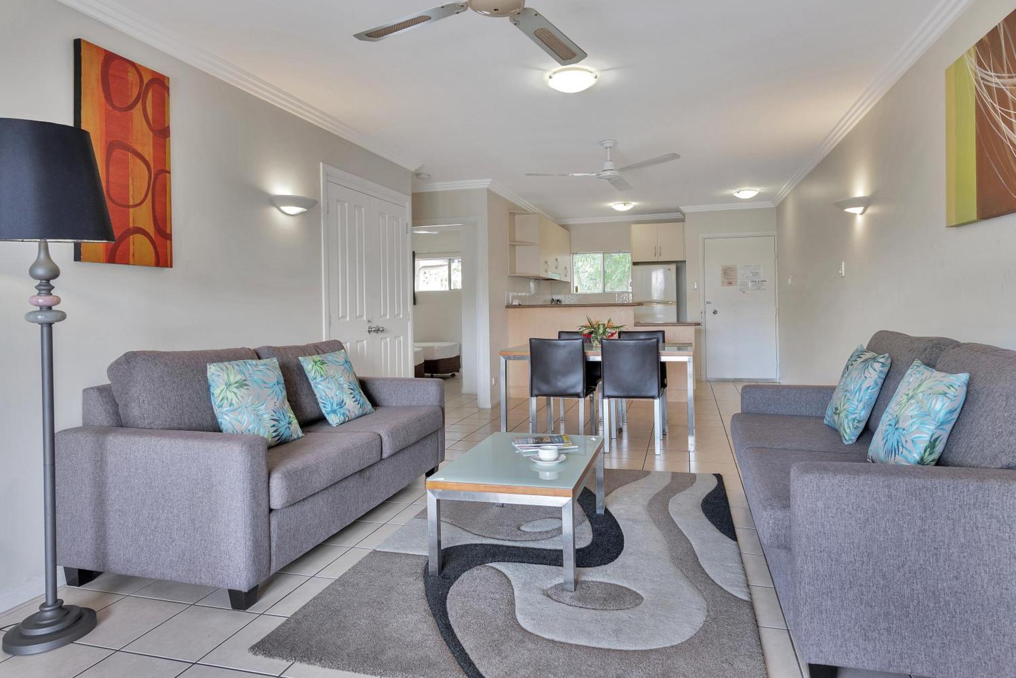 קאירנס Bay Village Tropical Retreat & Apartments מראה חיצוני תמונה