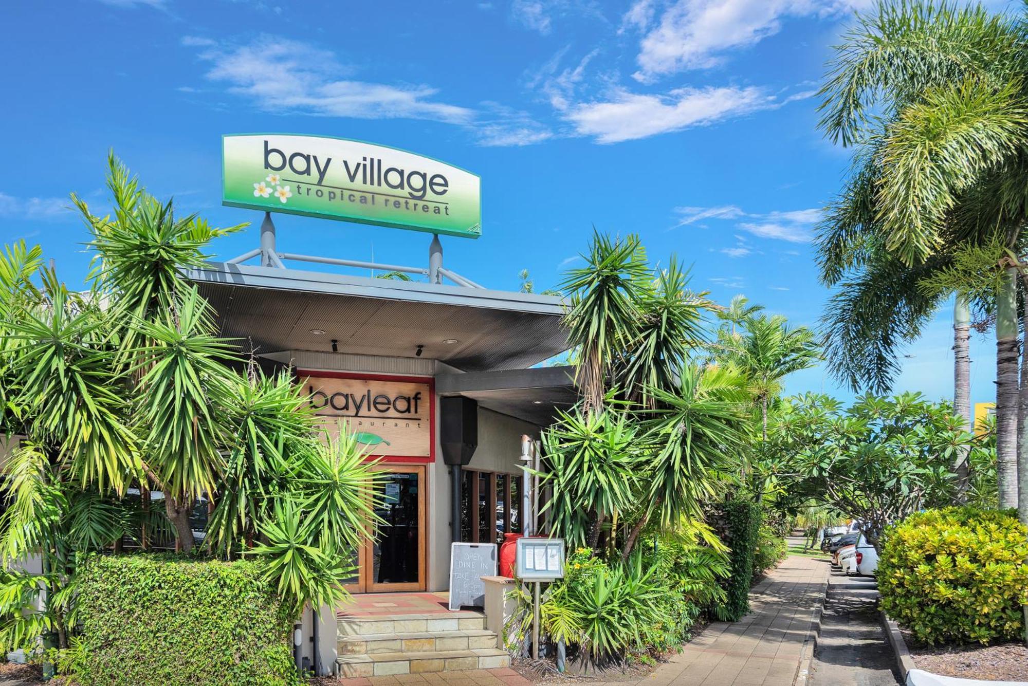 קאירנס Bay Village Tropical Retreat & Apartments מראה חיצוני תמונה