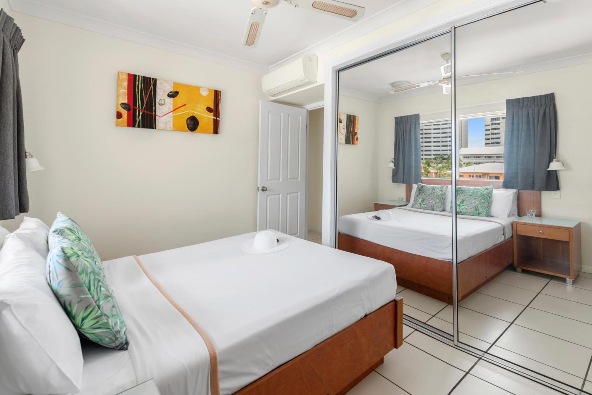קאירנס Bay Village Tropical Retreat & Apartments מראה חיצוני תמונה