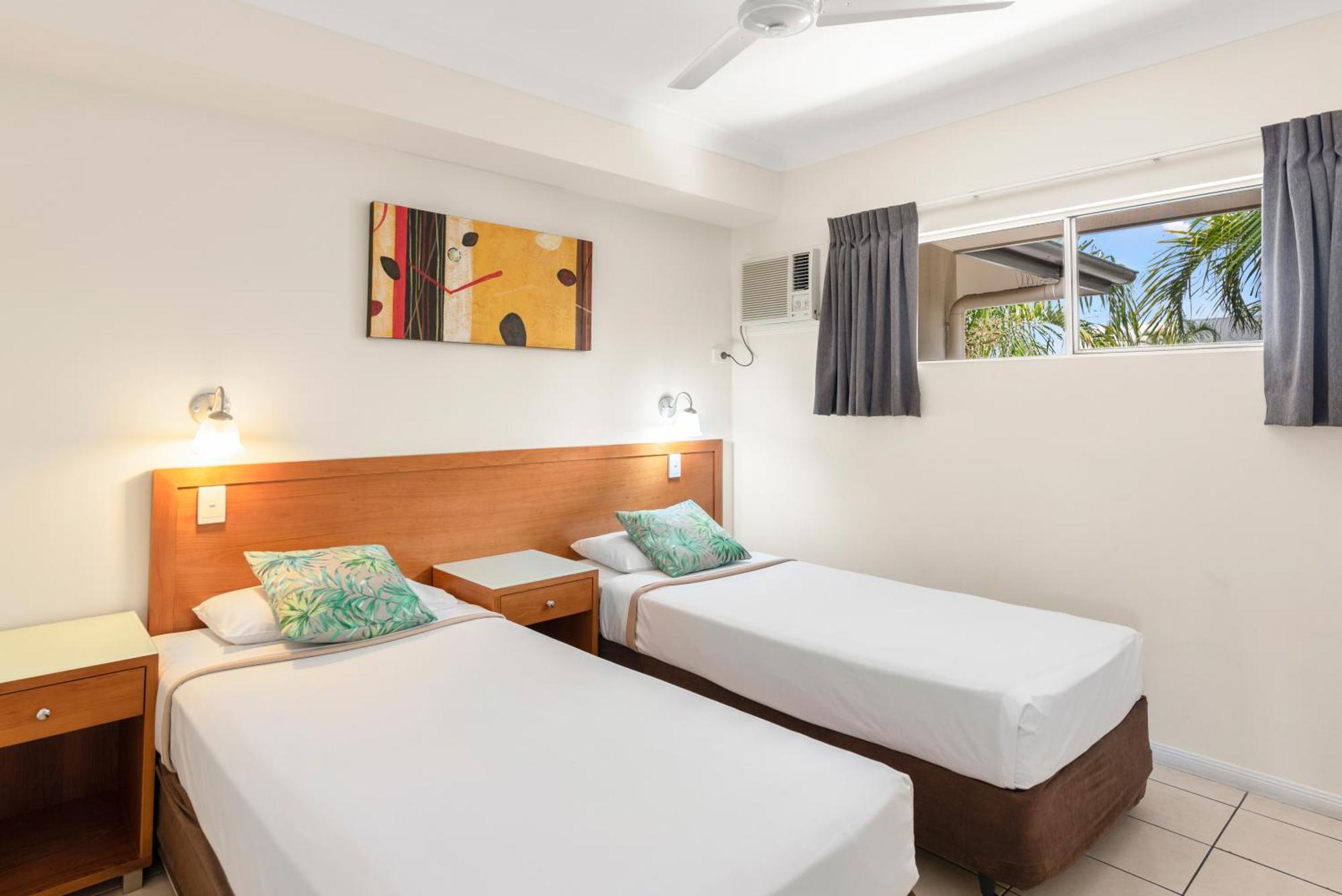 קאירנס Bay Village Tropical Retreat & Apartments מראה חיצוני תמונה